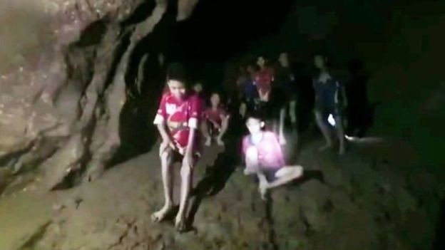 थाइल्याण्डको गुफामा फसेका छ बालकको उद्धार